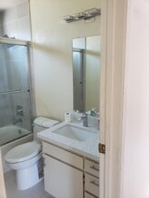 4667 E Mountain View Dr, Unit # 2 in San Diego, CA - Foto de edificio - Building Photo