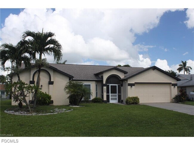 property at 1435 SE 33rd St