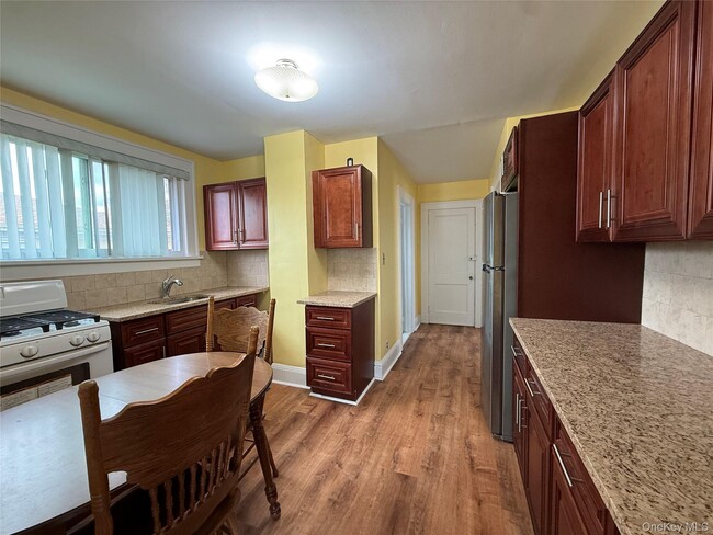 46 Dunston Ave in Yonkers, NY - Building Photo - Building Photo