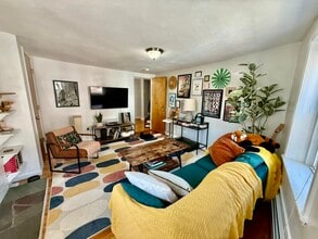 356 Hanover St, Unit APT3 in Boston, MA - Building Photo - Building Photo