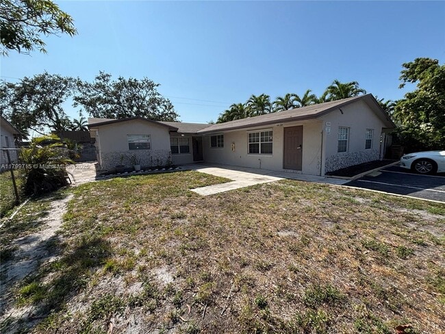 1251 SW 11th Ave in Deerfield Beach, FL - Building Photo - Building Photo