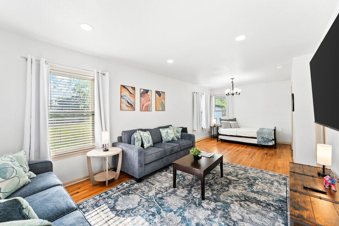 406 Robert Dr in Corpus Christi, TX - Foto de edificio