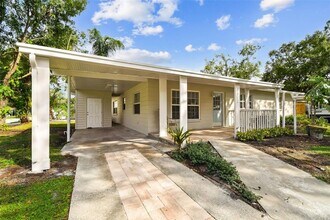 4602 S Renellie Dr in Tampa, FL - Building Photo - Building Photo