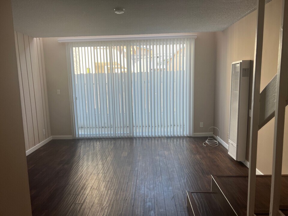 4014 Emerald St in Torrance, CA - Building Photo