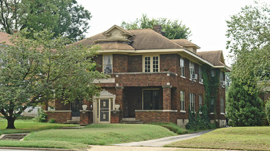 1441 Poplar Ave in Memphis, TN - Building Photo - Building Photo