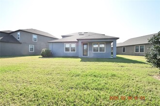 10064 Victory Gallop Loop in Ruskin, FL - Building Photo - Building Photo