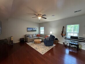 624 Leonard Ln in Newport News, VA - Building Photo - Building Photo