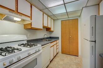 Lake Pointe in Ypsilanti, MI - Foto de edificio - Interior Photo