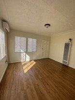 3334 E 8th St in Los Angeles, CA - Building Photo