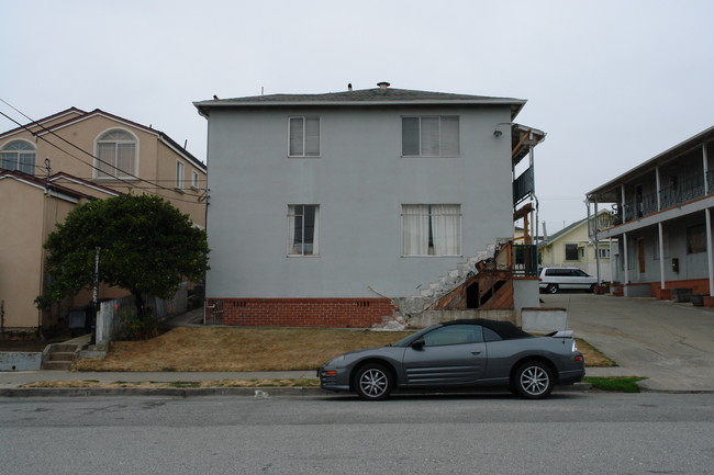 140 Santa Dominga Ave in San Bruno, CA - Foto de edificio - Building Photo