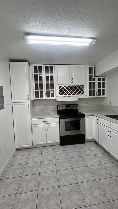 15420 SW 81st Circle Ln, Unit 37 in Miami, FL - Building Photo