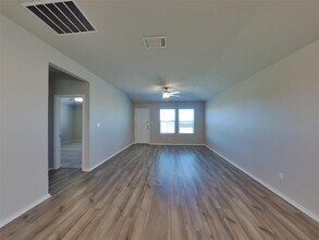 5104 Saddle Clb Dr in Georgetown, TX - Foto de edificio - Building Photo