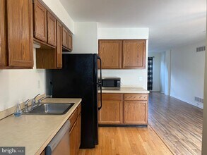 325 Barley Dr in Newark, DE - Foto de edificio - Building Photo