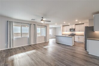 4223 Wind Mesa Dr in North Las Vegas, NV - Building Photo - Building Photo