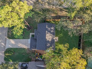 102 Rockridge Dr in The Woodlands, TX - Building Photo - Building Photo