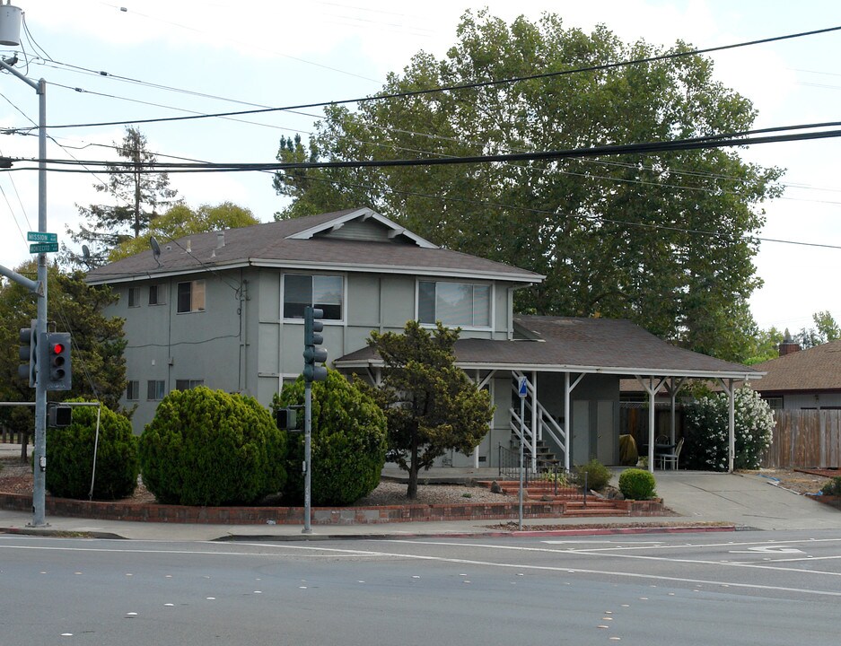 2244 Mission Blvd in Santa Rosa, CA - Building Photo