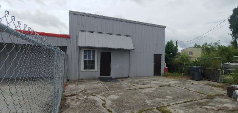 8008 E Broadway Ave in Tampa, FL - Building Photo