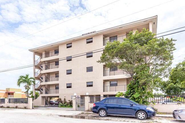 3945 SW 89th Ave in Miami, FL - Building Photo - Building Photo