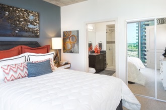 SkyHouse Dallas Apartments in Dallas, TX - Building Photo - Building Photo