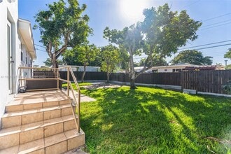 248 Carlisle Dr in Miami Springs, FL - Building Photo - Building Photo