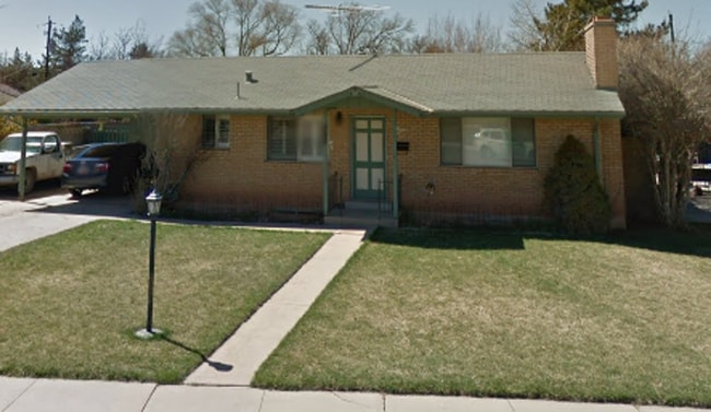 property at 282 S Dewey Ave