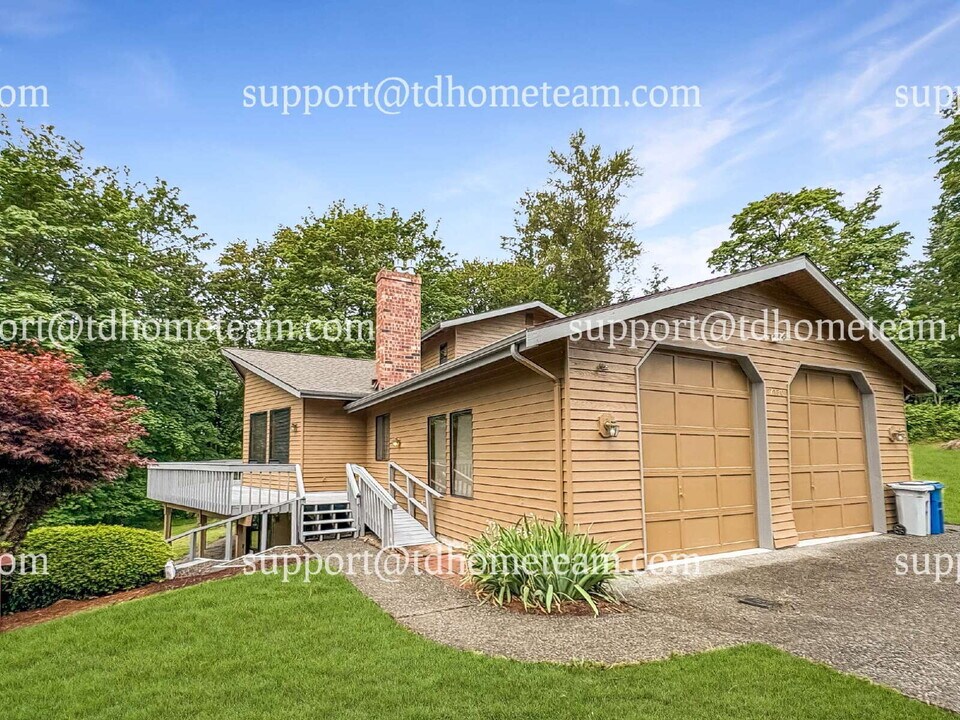 17130 SE 134th St in Renton, WA - Building Photo