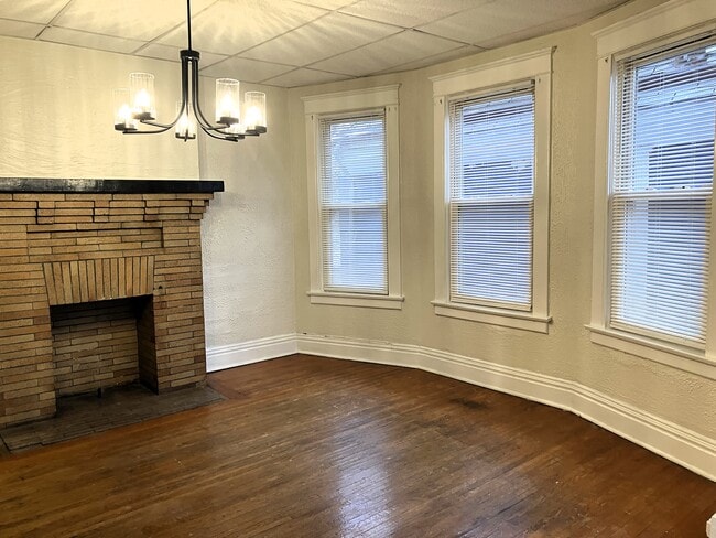 58 Como Ave, Unit Upper in Buffalo, NY - Building Photo - Building Photo