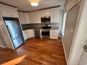 26 Chelsea St, Unit 3 in Boston, MA - Building Photo - Building Photo