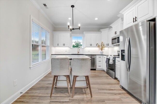 559 Artis Rd NE, Unit 559