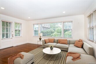 25 Jerome Ave in New Rochelle, NY - Building Photo - Building Photo