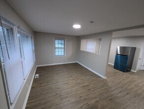 1227 Grenshaw Dr in St. Louis, MO - Building Photo - Building Photo