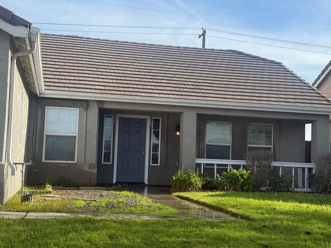 2658 Drake Ave in Merced, CA - Building Photo - Building Photo