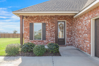 317 Archer St in Youngsville, LA - Foto de edificio - Building Photo