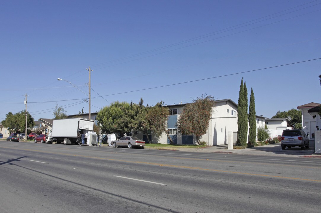 433 Williams Rd in Salinas, CA - Building Photo