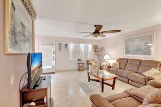 443 Burgundy N in Delray Beach, FL - Building Photo - Building Photo