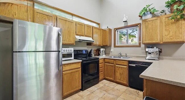 821 Pebblewood Dr in Colorado Springs, CO - Building Photo - Building Photo