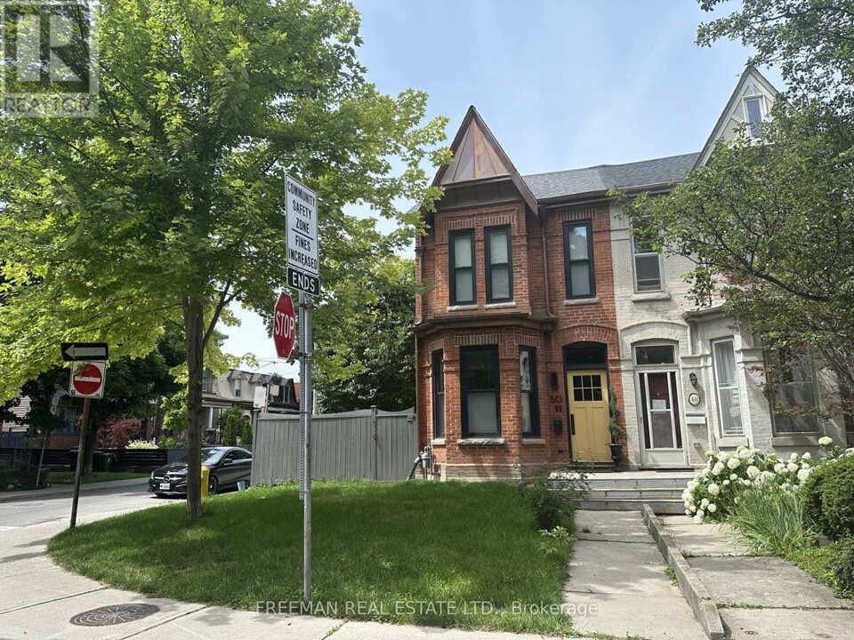 50-50 Russell St in Toronto, ON - Building Photo