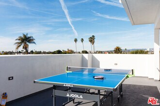 2034 S Curson Ave in Los Angeles, CA - Building Photo - Building Photo