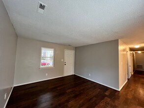 6845 Cedarwood Ct in Norfolk, VA - Building Photo - Building Photo