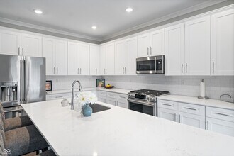 661 Golborne St in Carmel, IN - Building Photo - Building Photo