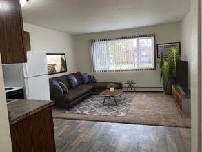 Summerset Apartments in Fargo, ND - Building Photo - Interior Photo