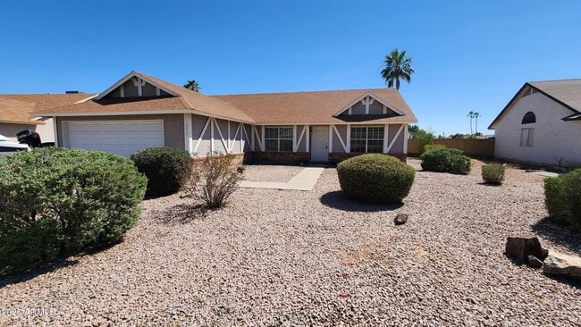 property at 3643 W Fairview Ln