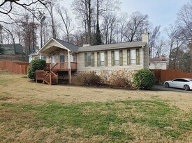 502 Tomahawk Trail in Woodstock, GA - Building Photo