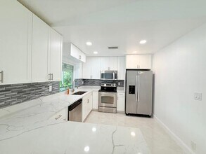 9150 NW 15th St in Plantation, FL - Building Photo - Building Photo