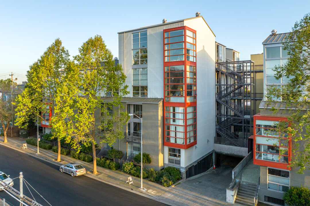 GreenCity Lofts in Emeryville, CA - Foto de edificio