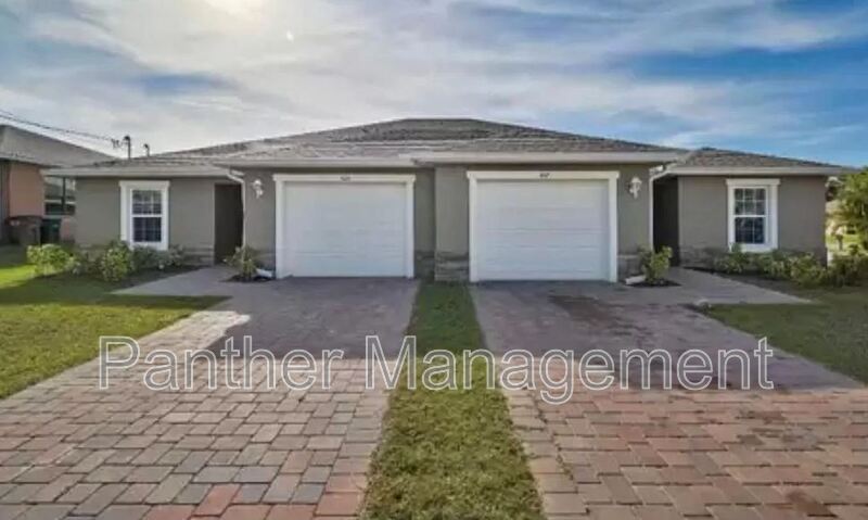 404 SW 3RD Ct in Cape Coral, FL - Building Photo
