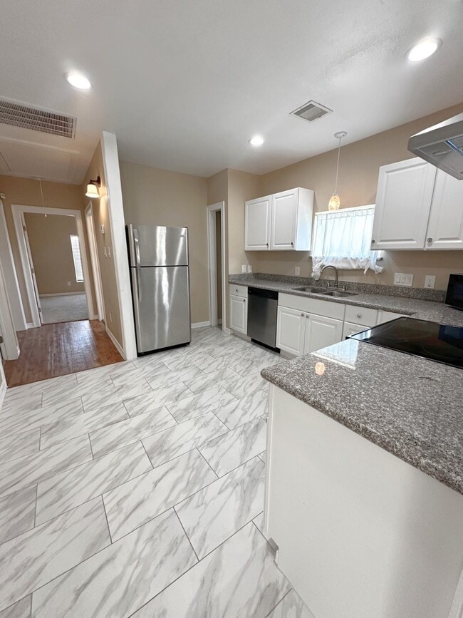 4146 Brinkley St in Houston, TX - Building Photo - Building Photo