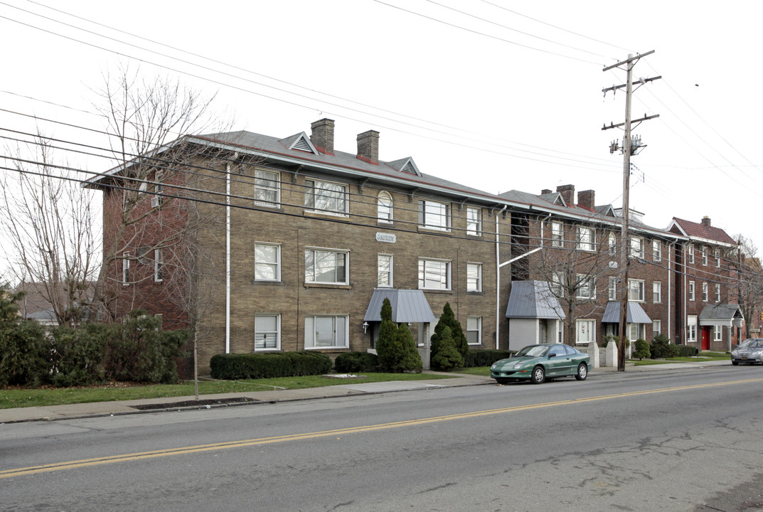 2351-2357 Brownsville Rd in Pittsburgh, PA - Foto de edificio