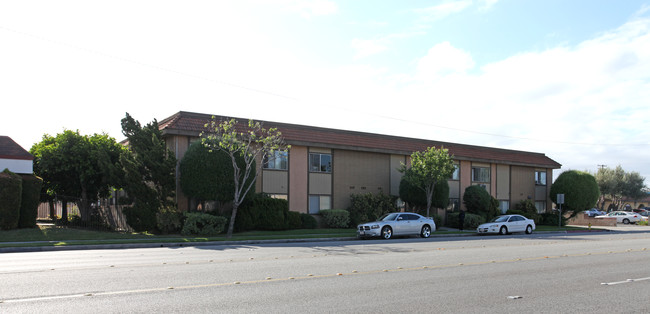 Woodruff Regency Apartments in Bellflower, CA - Foto de edificio - Building Photo