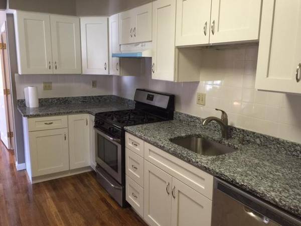 1125 Chestnut St, Unit #1 in Newton, MA - Foto de edificio
